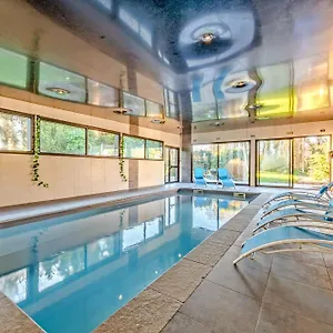  Villa La Des Legendes - & Swimming Pool France